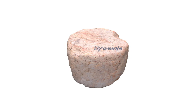 ชิ้นส่วนสถาปัตยกรรม ลักษณะเป็นทรงกระบอกกลม สภาพชำรุด ไม่แข็งแรง