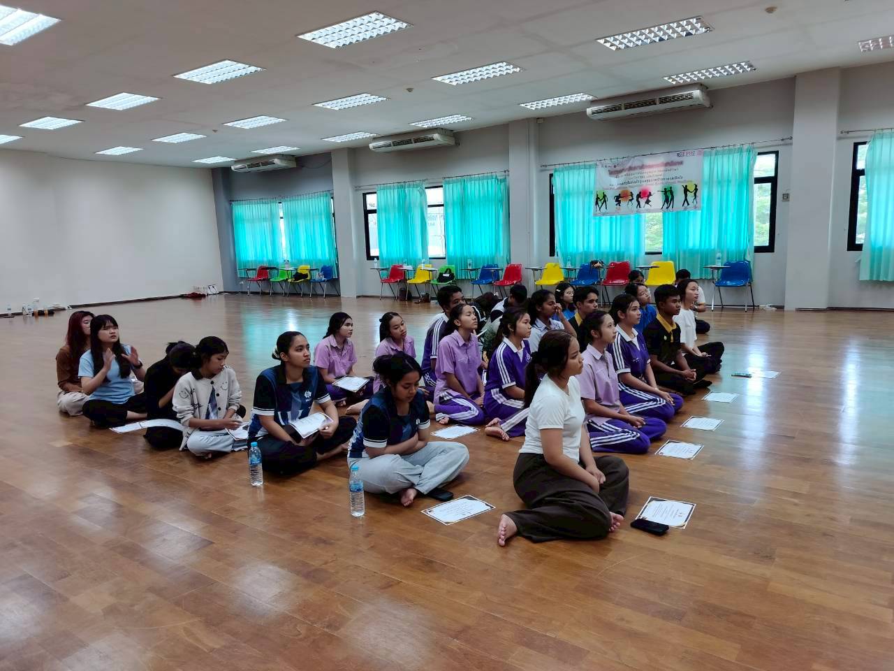 การมอบเกียรติบัตรแก่ผู้เข้าร่วมอบรม